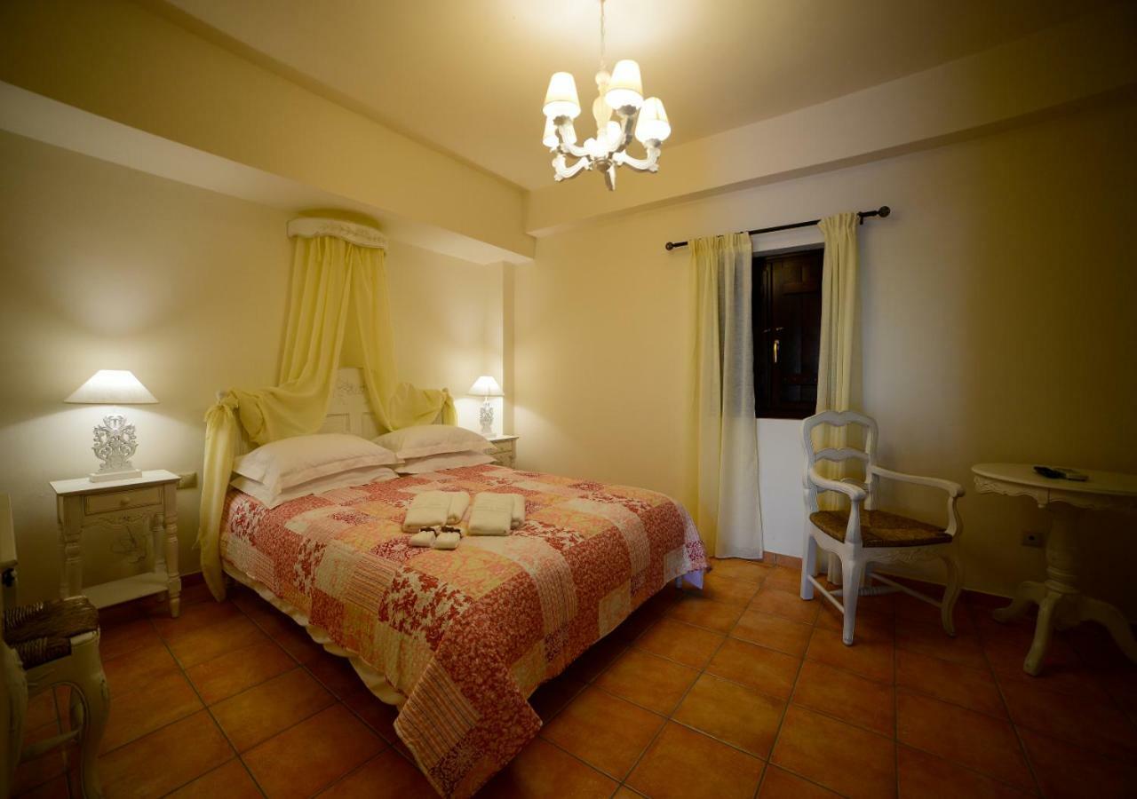 Focalion Castle Luxury Suites Pírgos Dhiroú المظهر الخارجي الصورة