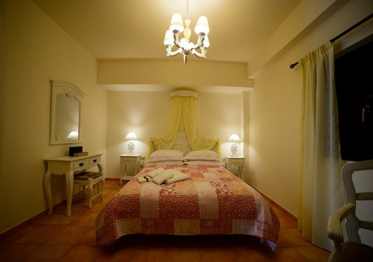 Focalion Castle Luxury Suites Pírgos Dhiroú المظهر الخارجي الصورة