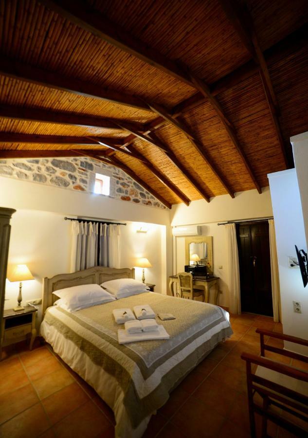 Focalion Castle Luxury Suites Pírgos Dhiroú المظهر الخارجي الصورة