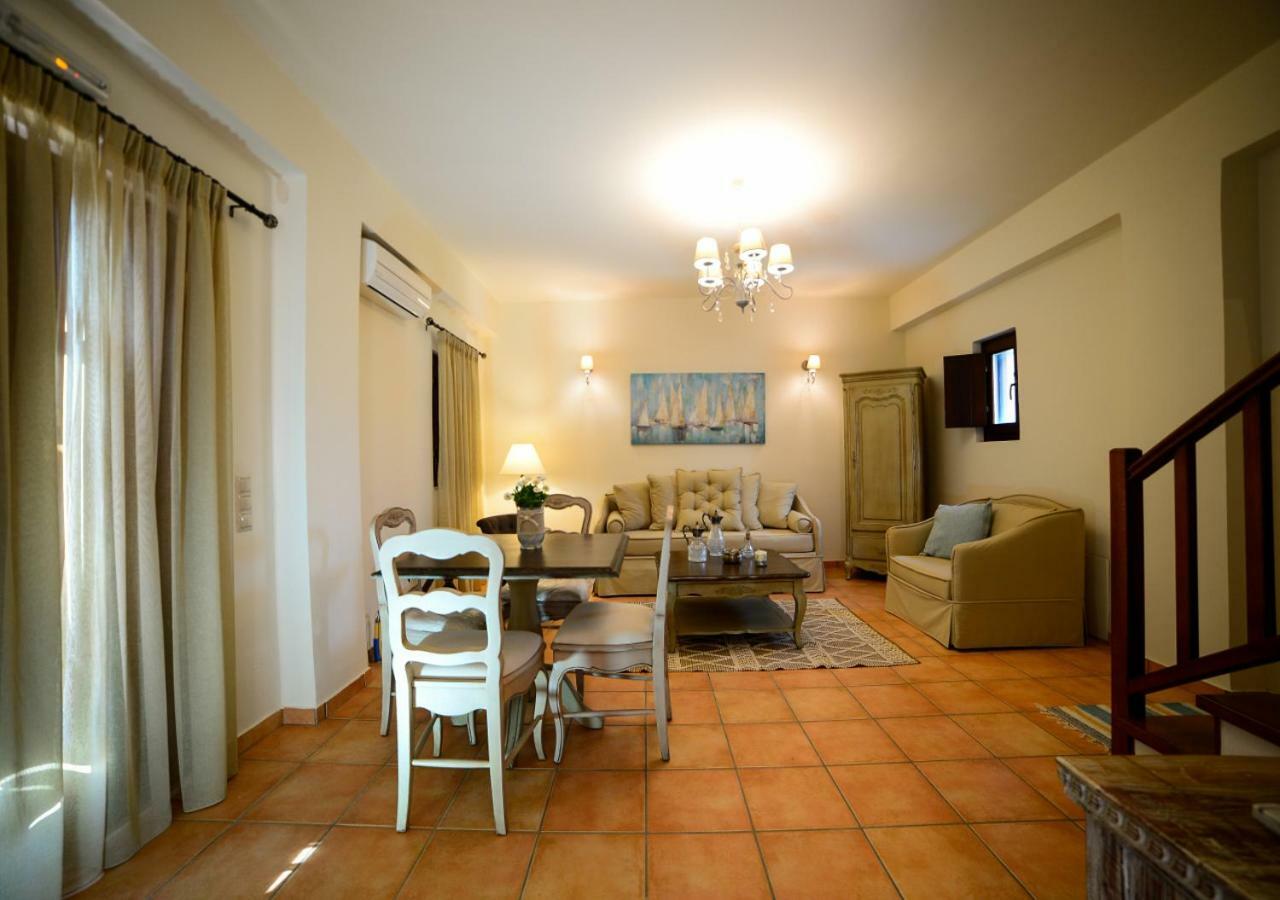 Focalion Castle Luxury Suites Pírgos Dhiroú المظهر الخارجي الصورة