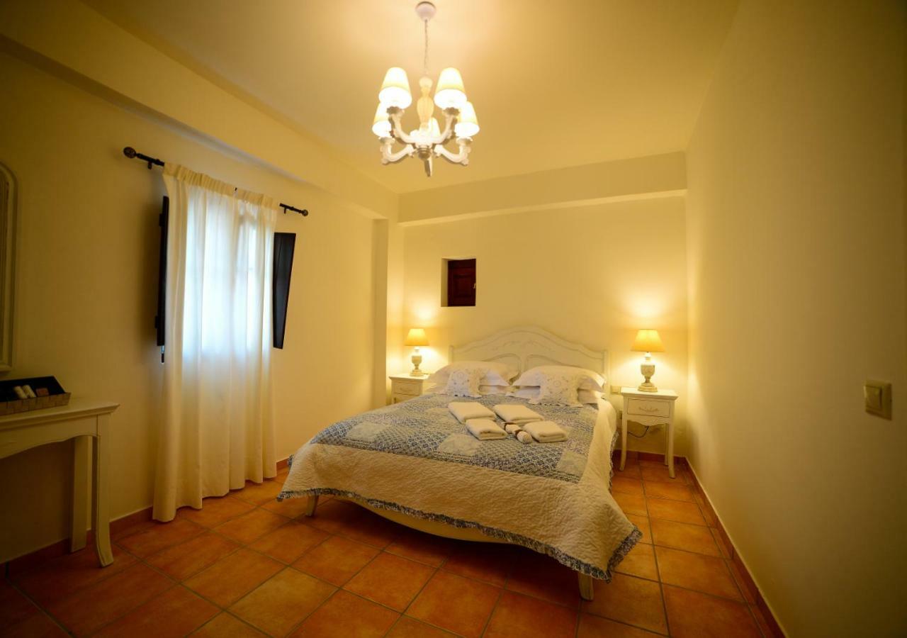Focalion Castle Luxury Suites Pírgos Dhiroú المظهر الخارجي الصورة