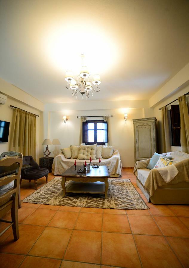 Focalion Castle Luxury Suites Pírgos Dhiroú المظهر الخارجي الصورة